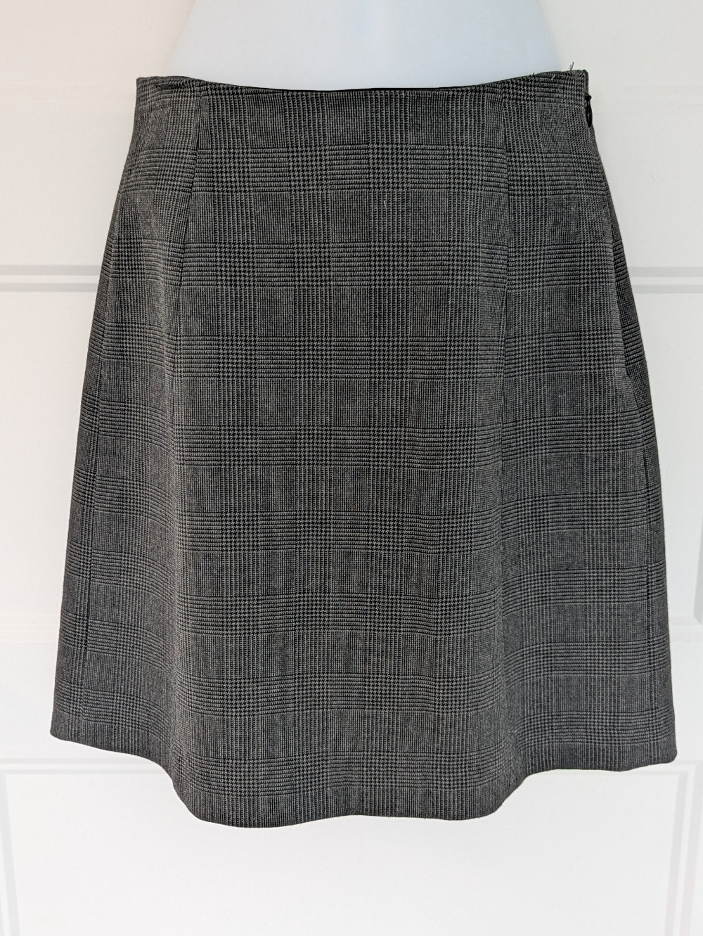 Babaton Aritzia Plaid Mini Skirt Size 0‎ Grey Check High Waisted Classic